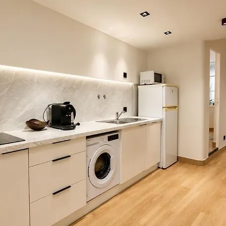 Апартаменты Luxury 3br Gem-nice Old Town-steps To Ницца